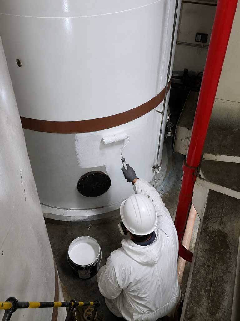 painting a fuel tank